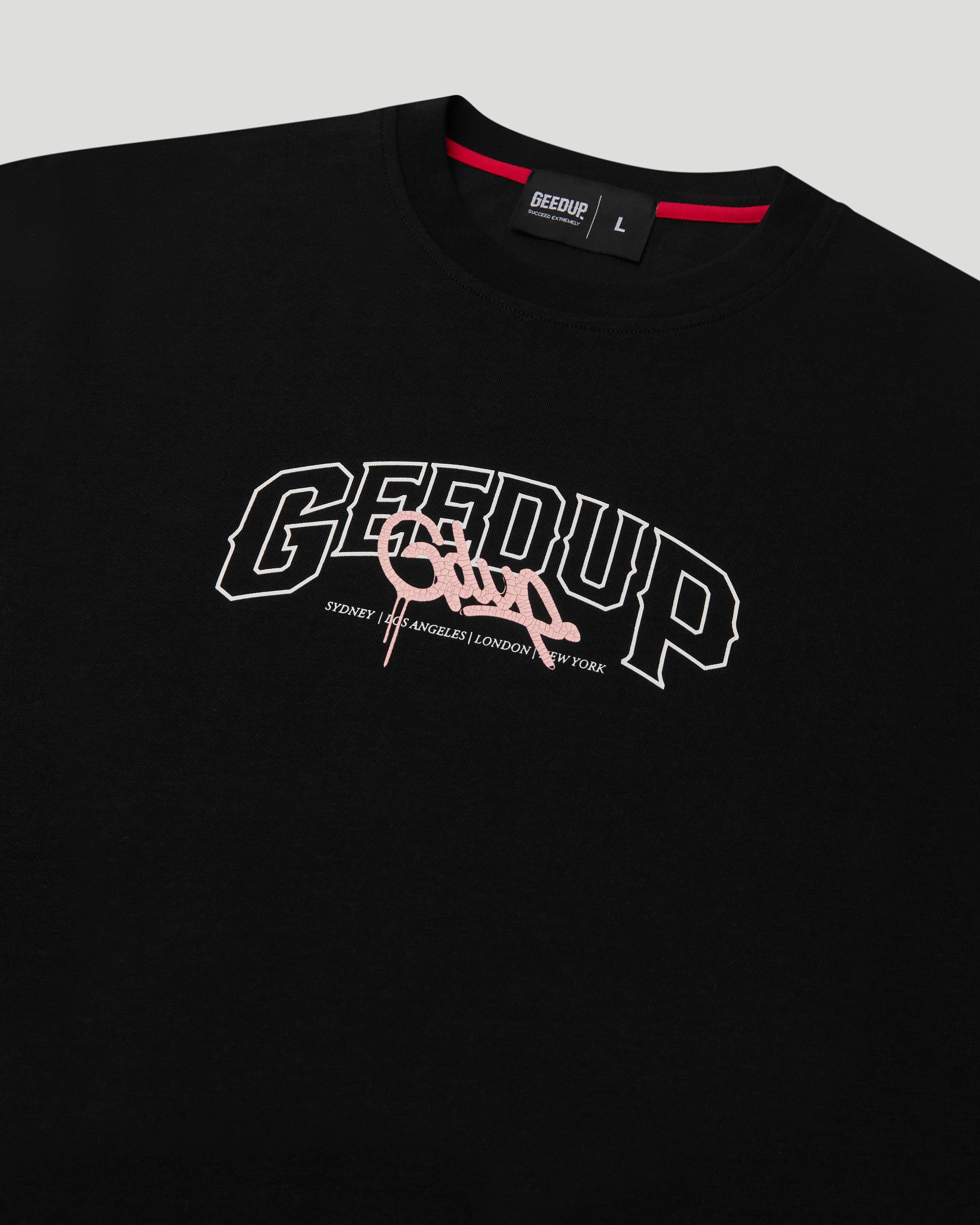 Core Handstyle T-Shirt Black/Pink - Image 4
